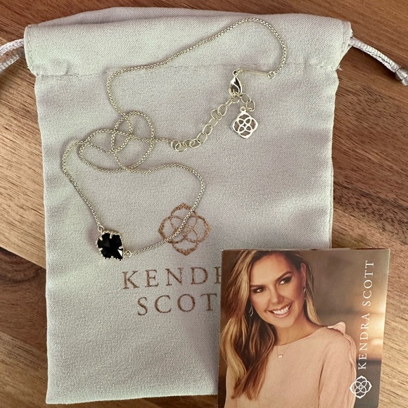 Kendra Scott Tessa Onyx necklace - Picture 2 of 3